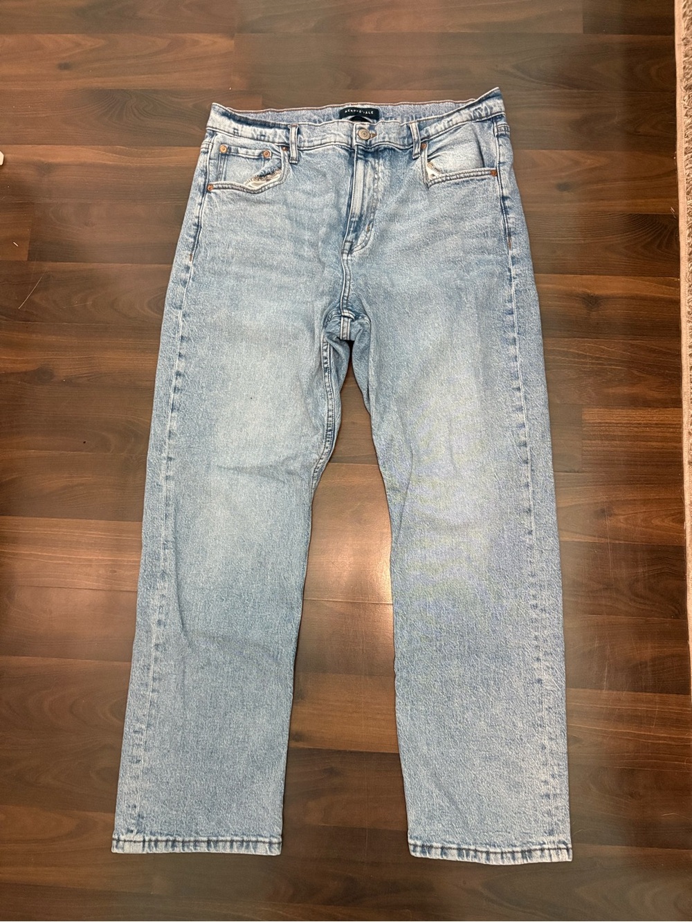 Aeropostale Light Wash Women's Straight Jeans